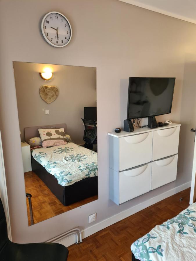 Chambre De 11 M2 Avec Balcon Paris Exterior foto